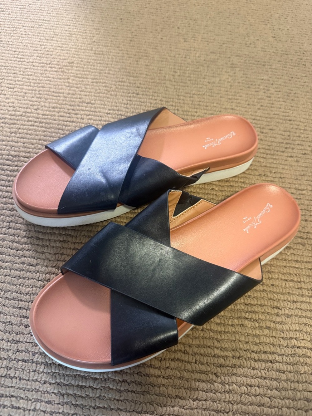 Universal Thread Black Cross-Strap Slide Sandals with Blush Footbed